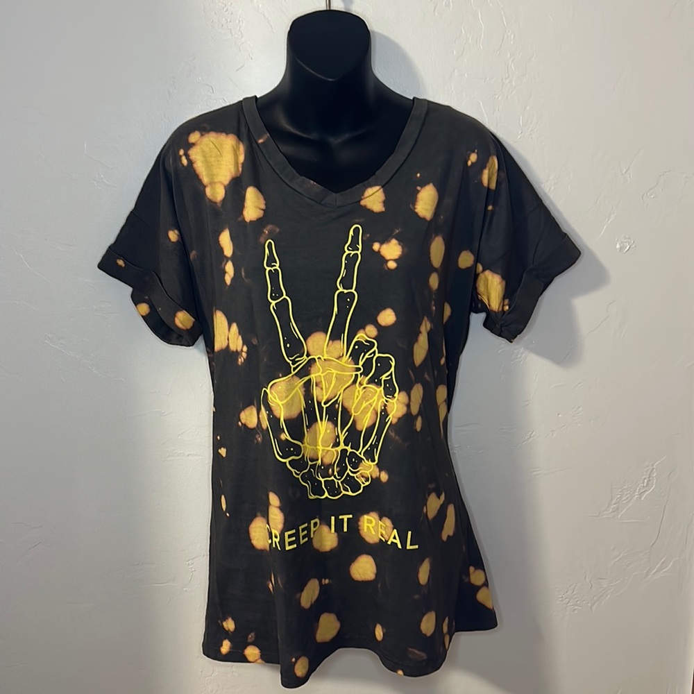 Like Love Creep it Real peace skeleton hand Tee S